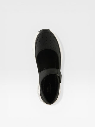 Spring Step Professional Mikequinn Women's Slip-Resistant Work Shoes in Black colorway