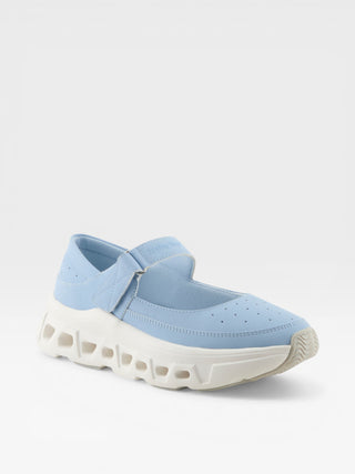 Spring Step Professional Mikequinn Women's Slip-Resistant Work Shoes in Sky Blue colorway