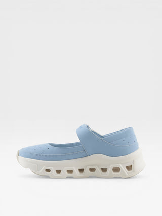 Spring Step Professional Mikequinn Women's Slip-Resistant Work Shoes in Sky Blue colorway