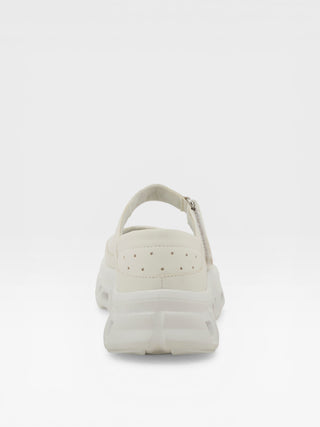 Spring Step Professional Mikequinn Women's Slip-Resistant Work Shoes in White colorway